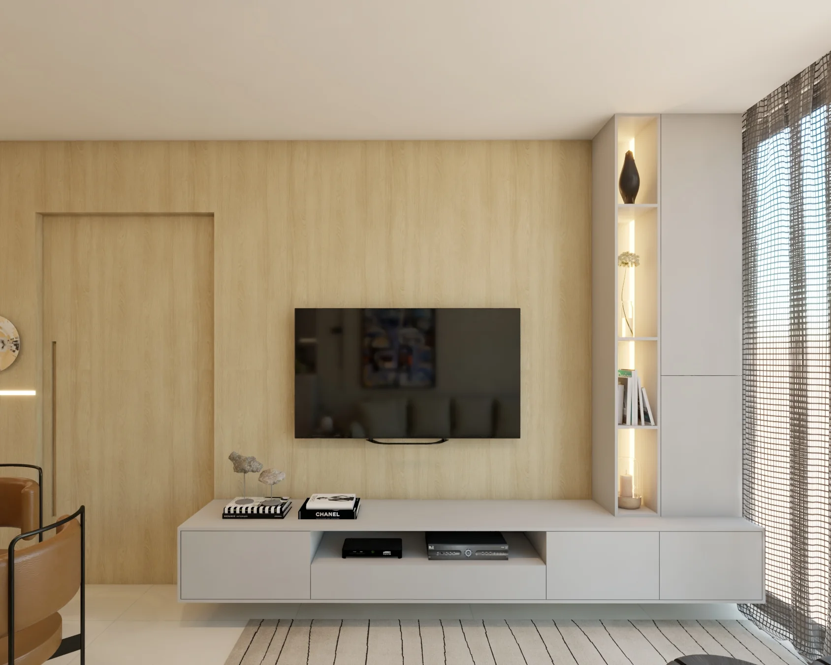 Sala com painel claro de televisão e marcenaria baixa